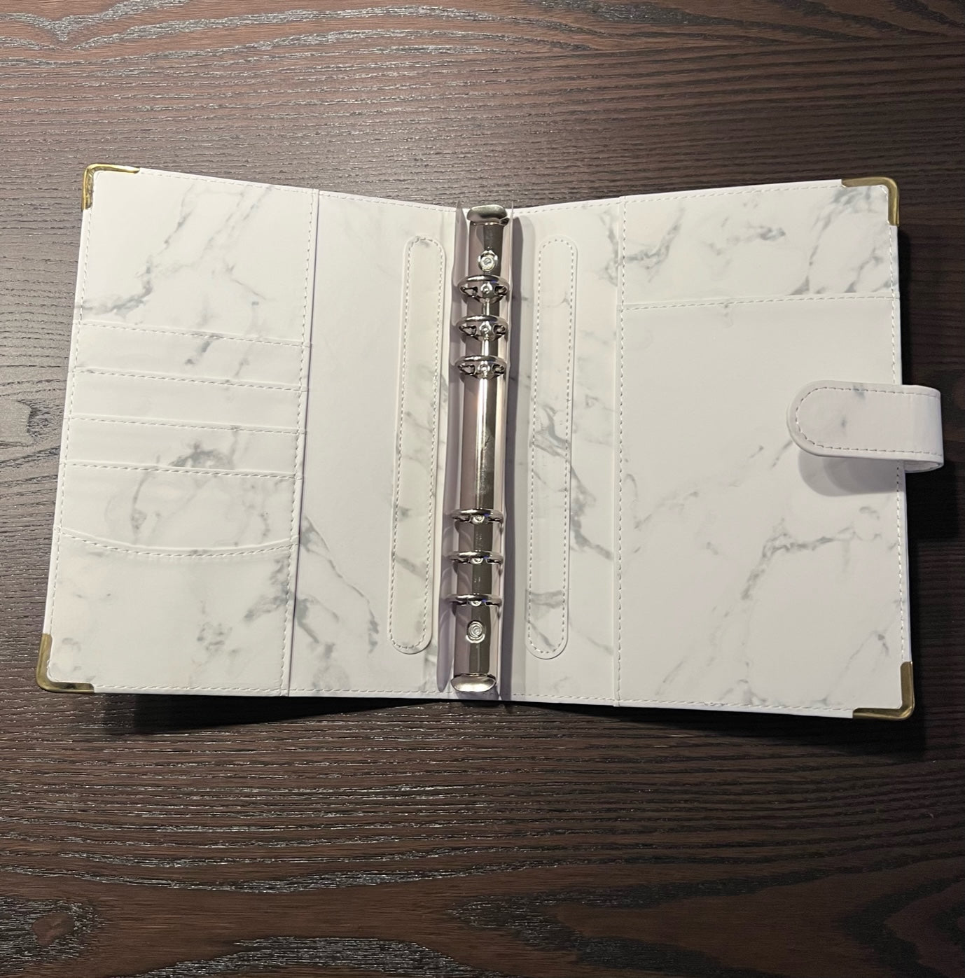 Binder A5 Marmor weiss